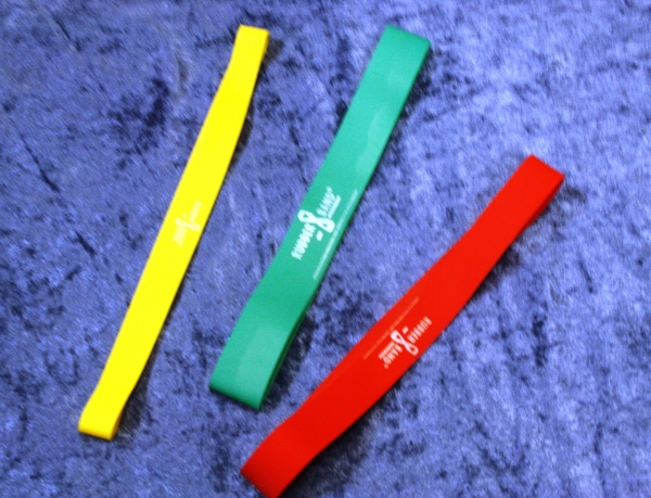 Träningsband av gummi, gula, röda eller gröna. i gruppen Övriga produkter / Rehab och styrka hos Bobo-Konen (4230)