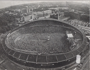 25 fantastiska år - Ullevi i gruppen Böcker / Sports Memorabilia hos Bobo-Konen (A124)