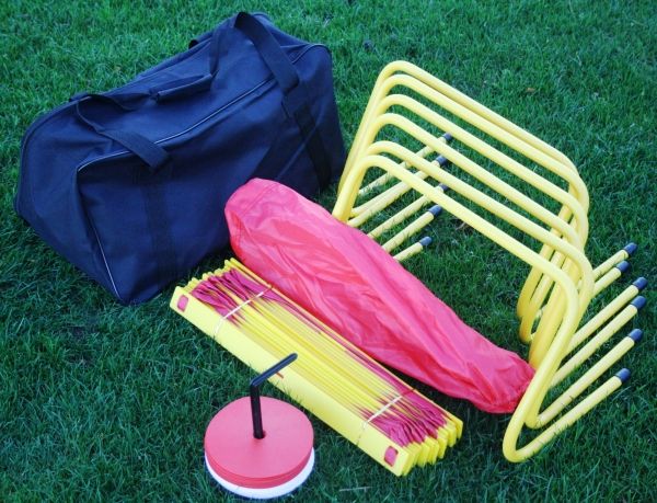 Kit med häckar, stege, väska och flatkoner  i gruppen Träningsprodukter / Koner hos Bobo-Konen (Kit-10)