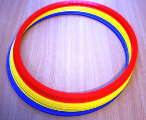 12 ringar Ø 40 cm i 3 färger, med väska i gruppen Träningsprodukter / Stegar/Ringar hos Bobo-Konen (SR1803)